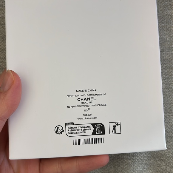 CC Black and Gold Padlock Keychain Set - Picture 3 of 3